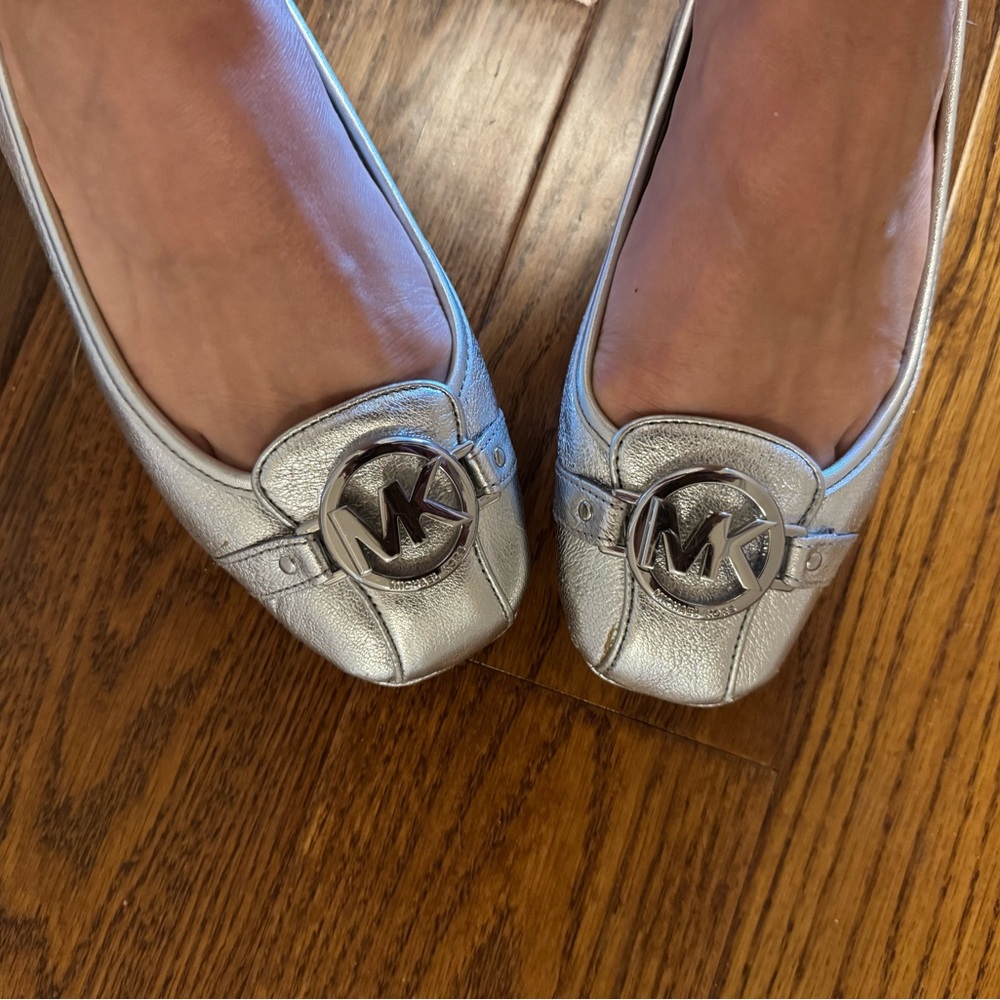 NEVER WORN Michael Kors Metallic Silver Flats